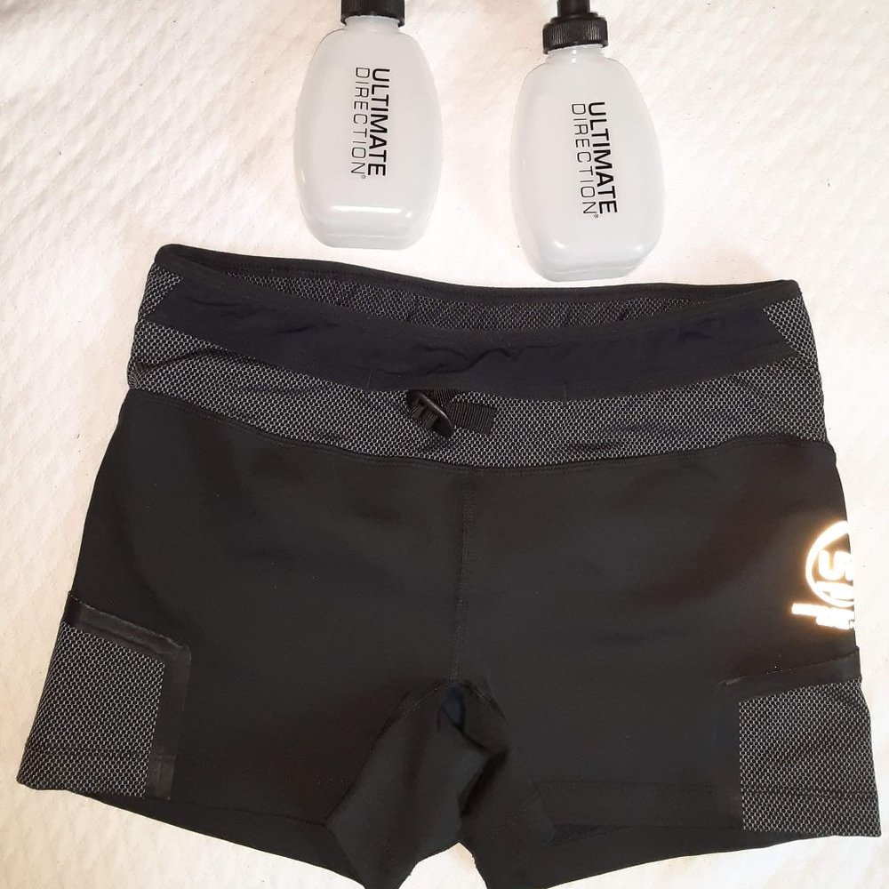 Ultimate Direction Women's Hydro Skin Short Onyx Size Medium - Worn Once